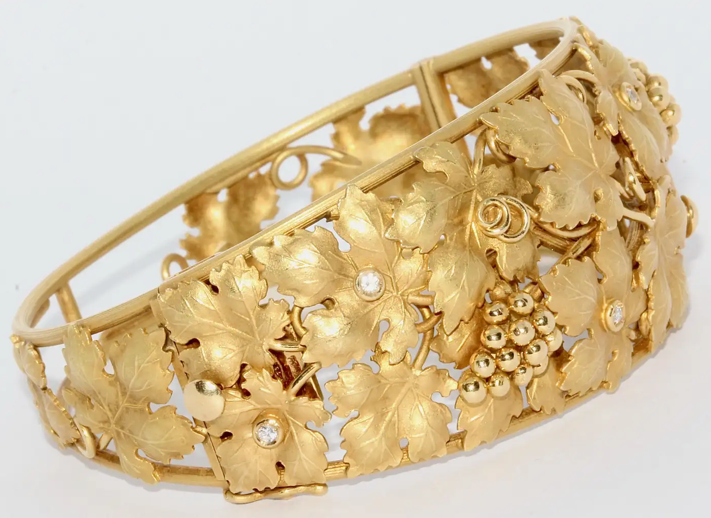 18 Karat Gold Armreif mit Diamanten, Trauben- und Weinlaubmotiv