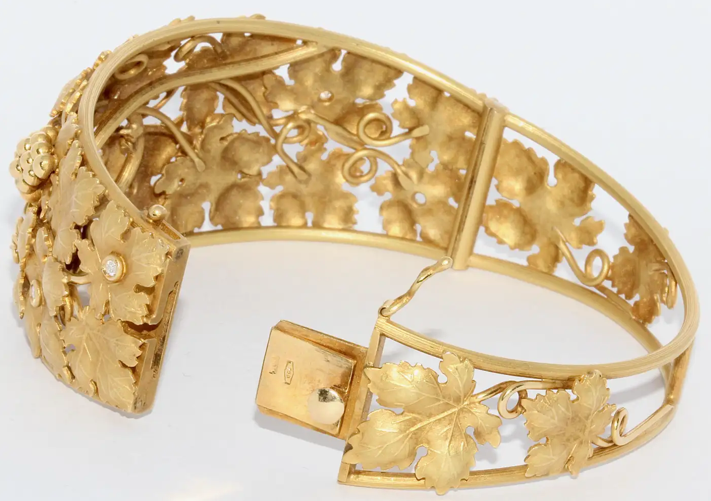 18 Karat Gold Armreif mit Diamanten, Trauben- und Weinlaubmotiv