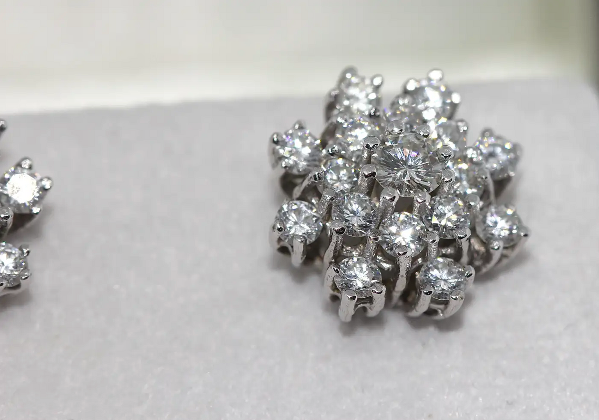 Weißgold-Diamantohrringe, Ohrstecker mit 1,4 Karat Brillanten