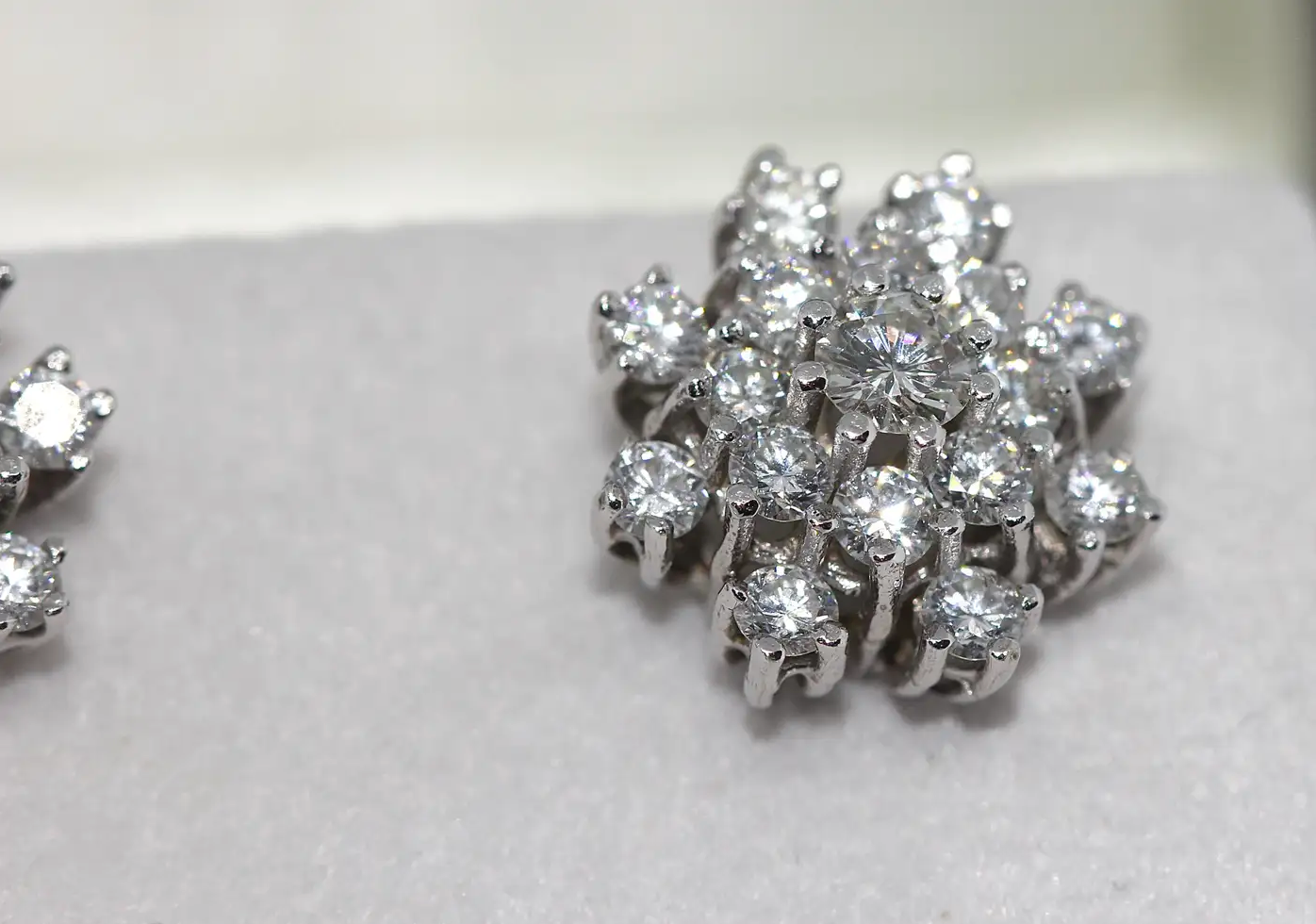 Weißgold-Diamantohrringe, Ohrstecker mit 1,4 Karat Brillanten