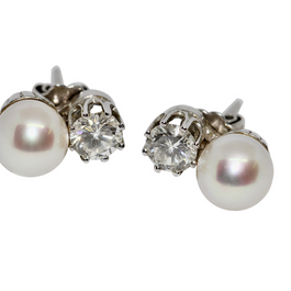 Elegante Damen Ohrstecker aus Weißgold mit Diamanten und Perlen