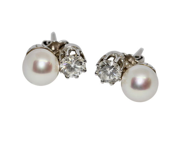 Elegante Damen Ohrstecker aus Weißgold mit Diamanten und Perlen