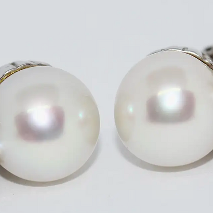 Elegante Damen Ohrstecker aus Weißgold mit Diamanten und Perlen