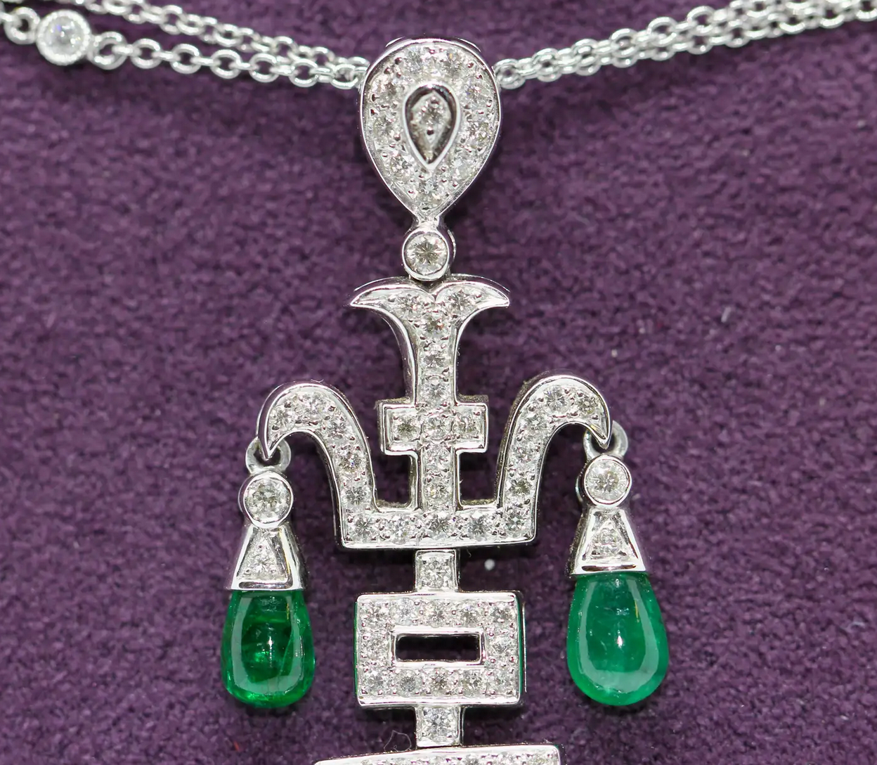 Atemberaubendes Diamant-Smaragd-Collier, Anhänger in 18 Karat Weißgold