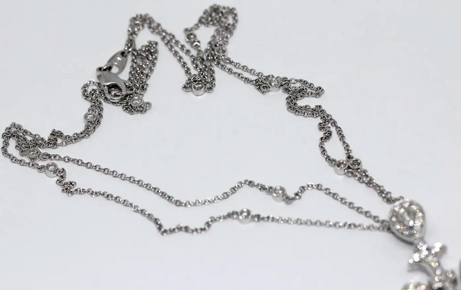 Atemberaubendes Diamant-Smaragd-Collier, Anhänger in 18 Karat Weißgold