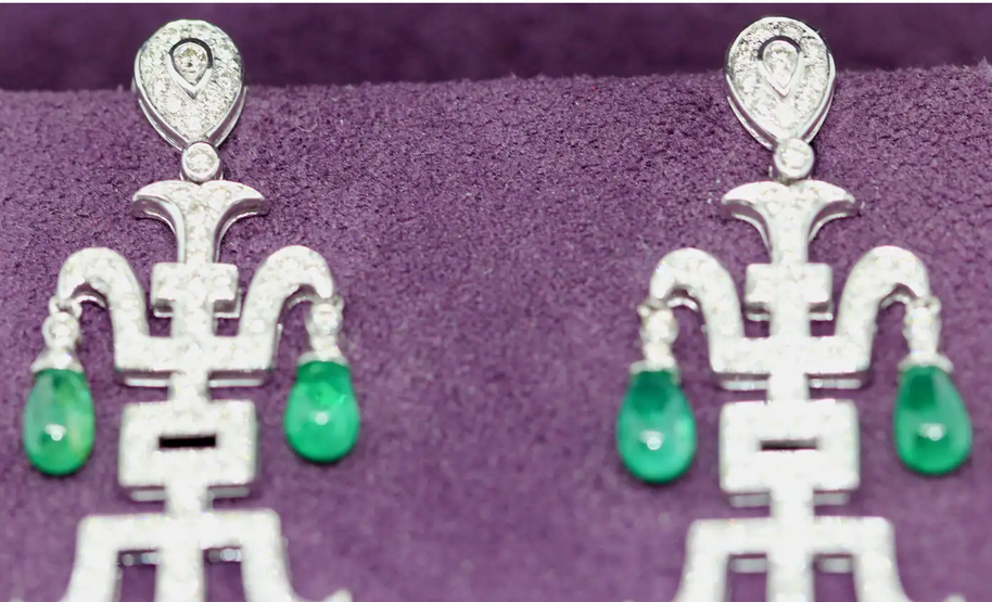 Prächtige Diamant-Smaragd-Ohrringe in 18 Karat Weißgold