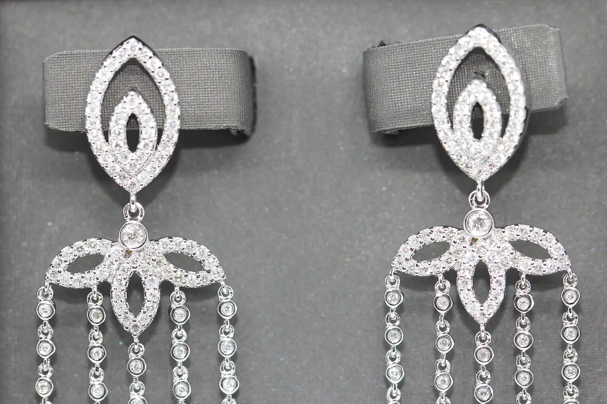 Elegante Diamant-Ohrringe in 18 Karat Weißgold