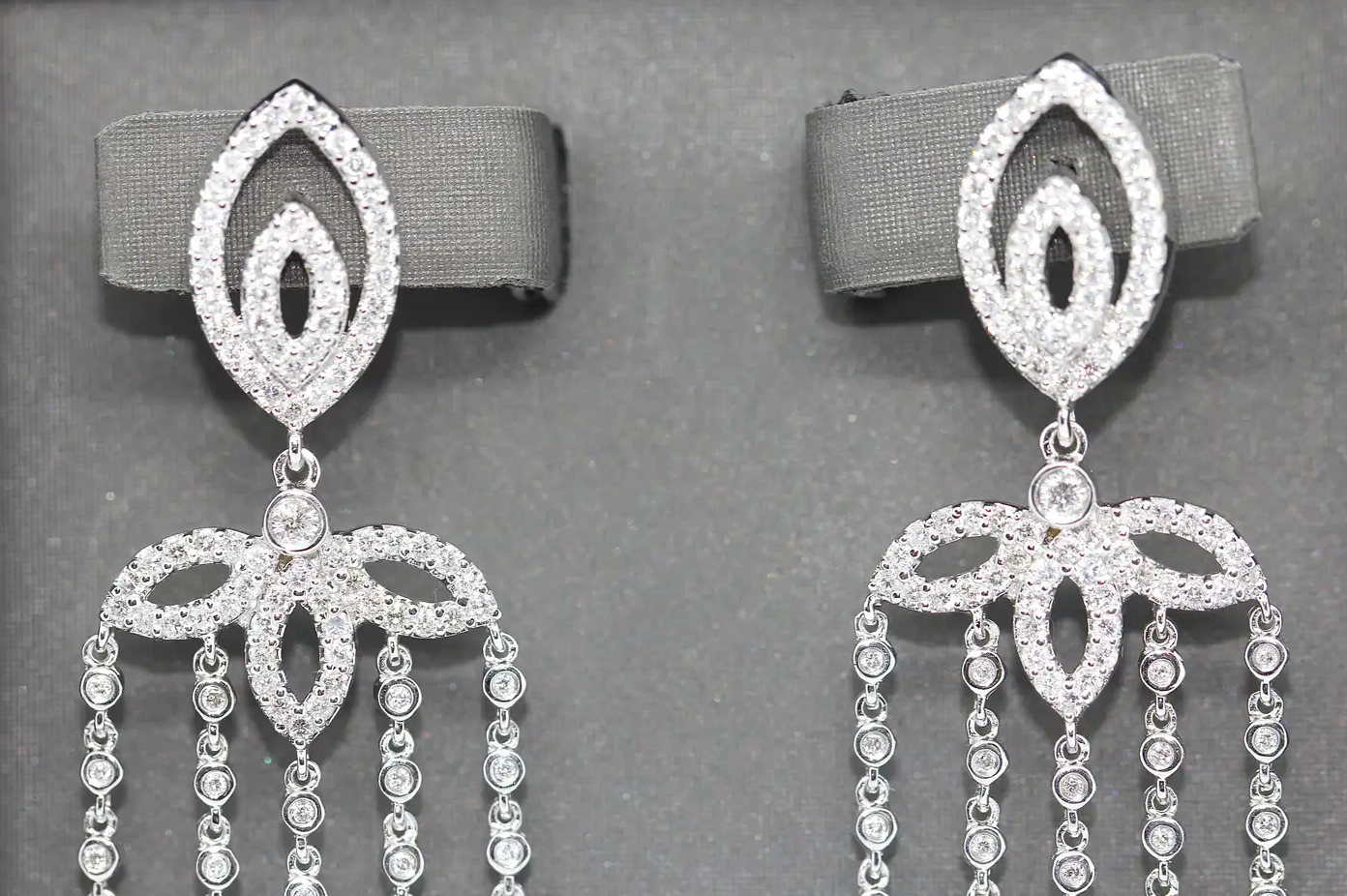 Elegante Diamant-Ohrringe in 18 Karat Weißgold