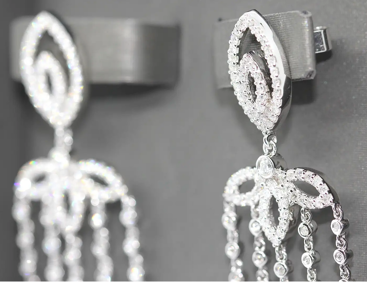 Elegante Diamant-Ohrringe in 18 Karat Weißgold