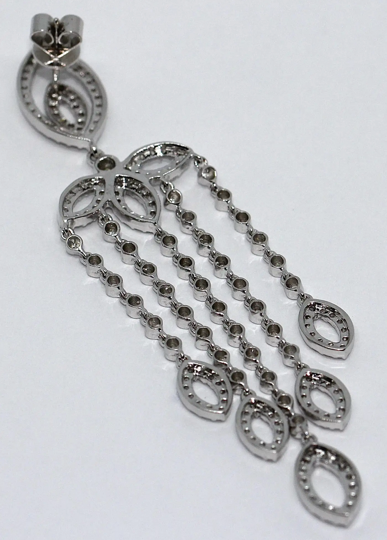 Elegante Diamant-Ohrringe in 18 Karat Weißgold