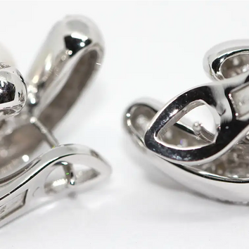 Carl F. Bucherer Ohrclips aus 18 Karat Weißgold mit Diamanten und Akoya-Perlen