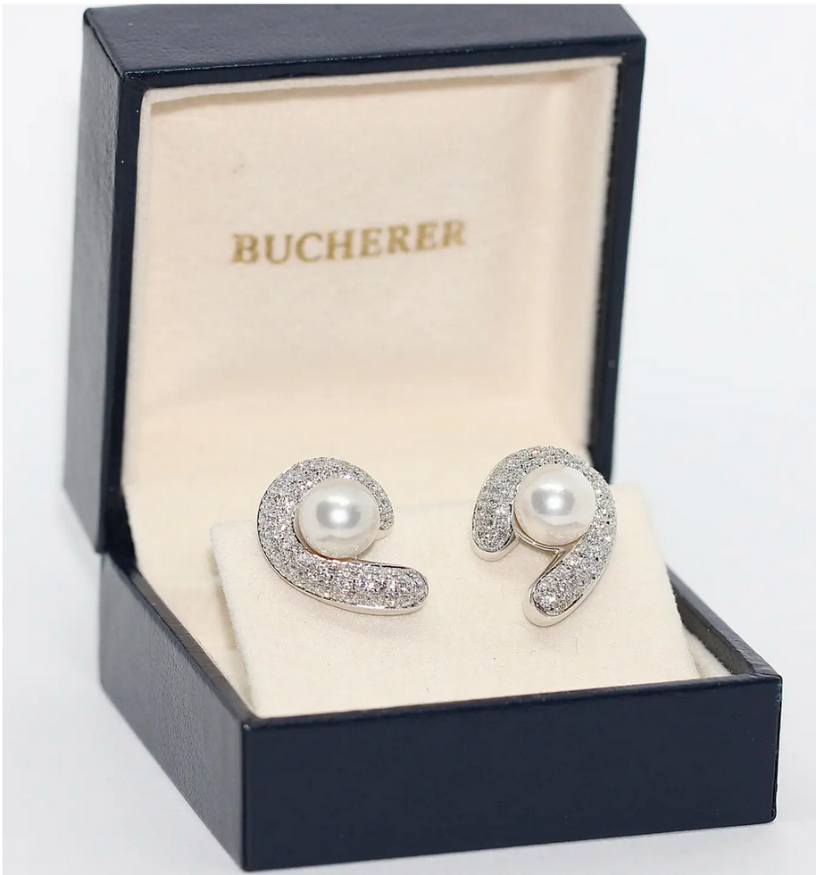 Carl F. Bucherer Ohrclips aus 18 Karat Weißgold mit Diamanten und Akoya-Perlen