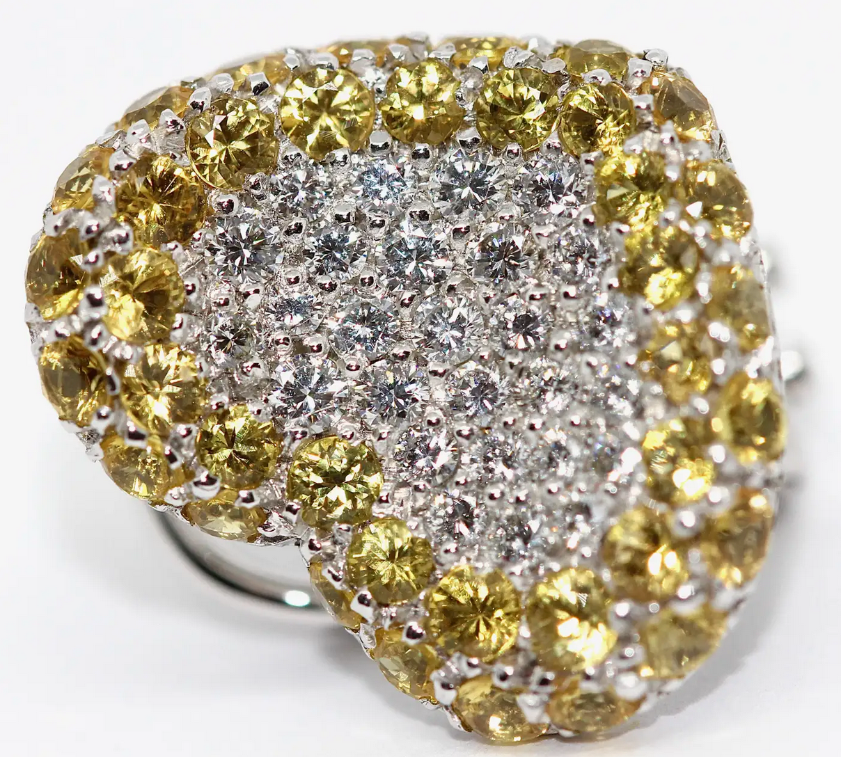 Pasquale Bruni Herz-Ohrstecker aus 18 Karat Weißgold mit Diamanten und gelben Saphiren