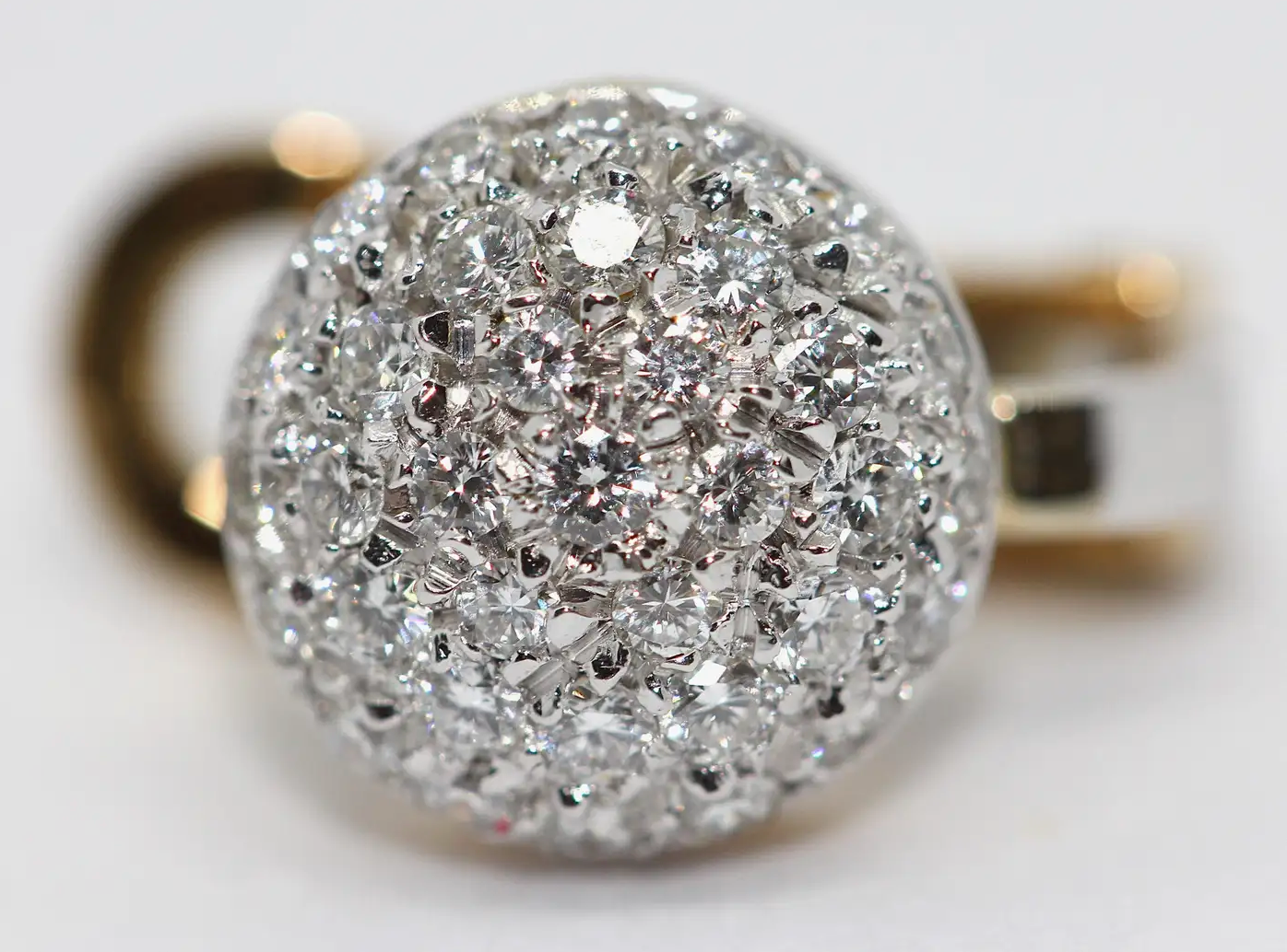 Wempe Ohrstecker aus 18 Karat Weiß- und Gelbgold mit Diamanten