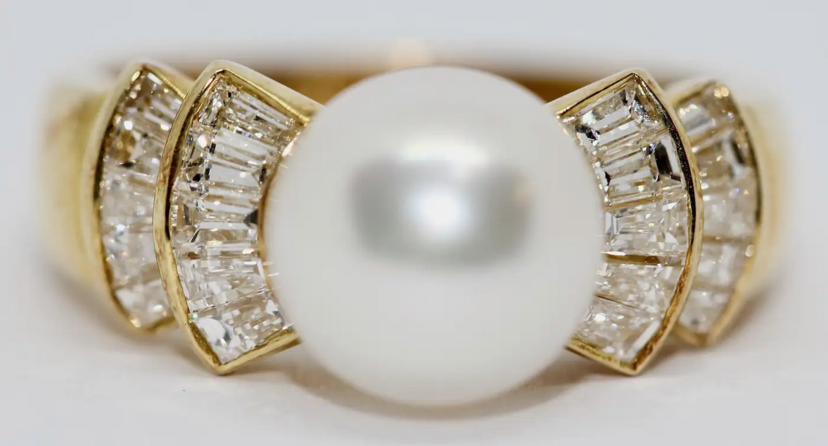Wempe Ring aus 18 Karat Gelbgold mit Diamanten und Perle