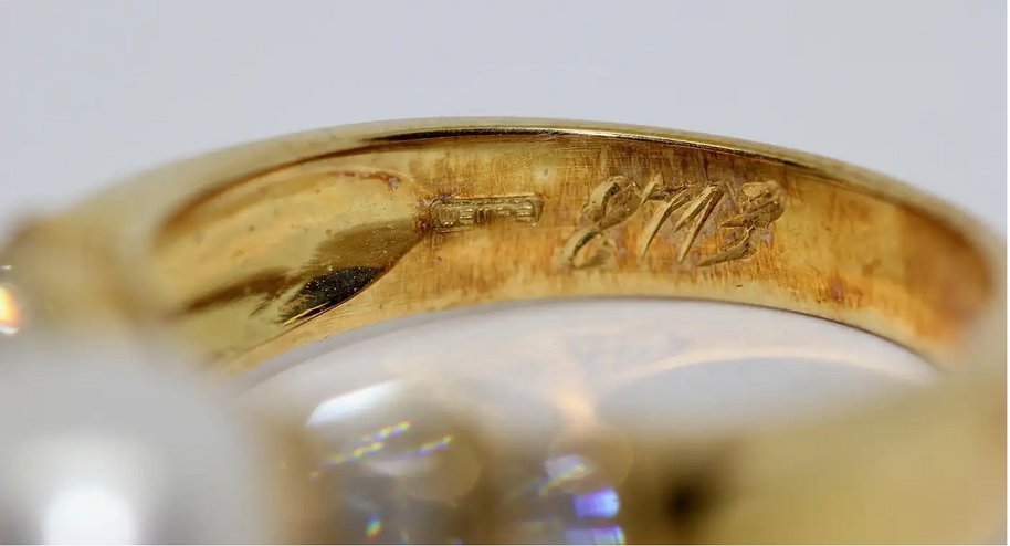 Wempe Ring aus 18 Karat Gelbgold mit Diamanten und Perle