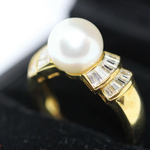 Wempe Ring aus 18 Karat Gelbgold mit Diamanten und Perle