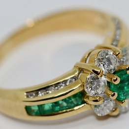 Türler Ring aus 18 Karat Gelbgold mit Diamanten und Smaragden