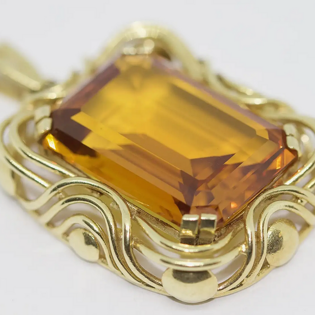 Anhänger Gelbgold mit großem Citrin im Smaragdschliff