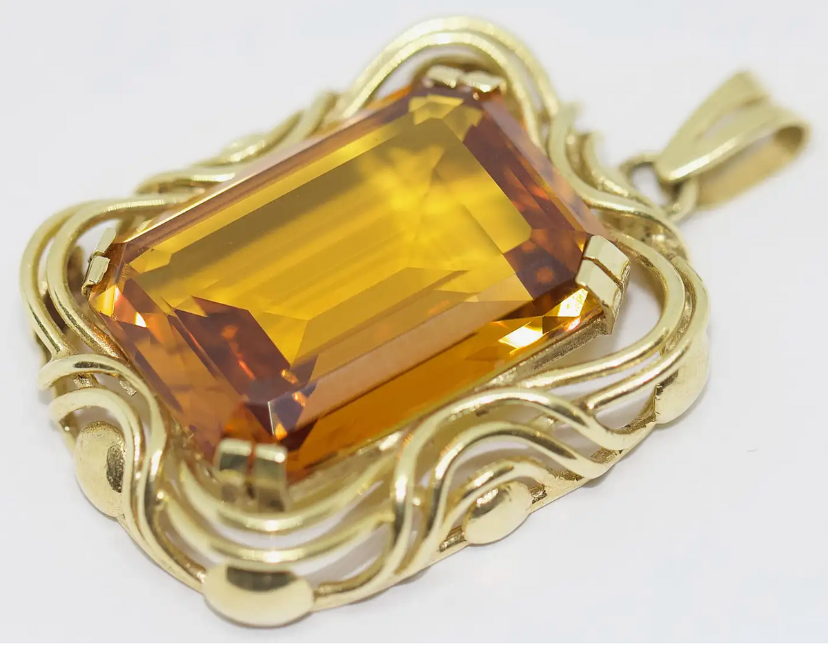 Anhänger Gelbgold mit großem Citrin im Smaragdschliff