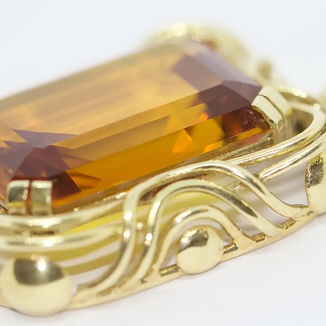 Anhänger Gelbgold mit großem Citrin im Smaragdschliff