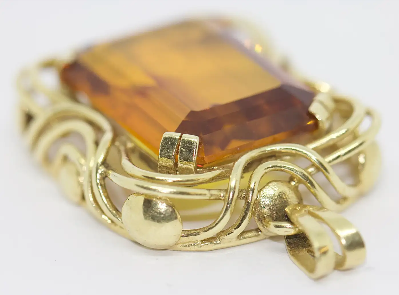 Anhänger Gelbgold mit großem Citrin im Smaragdschliff