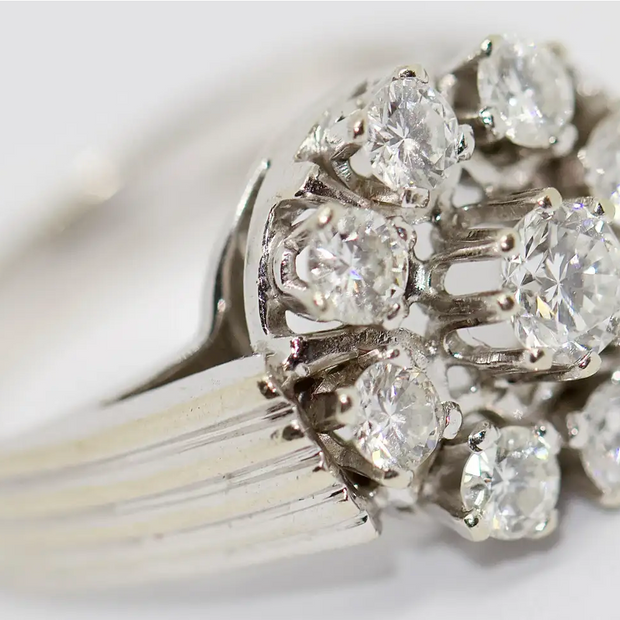 Weißgoldring mit Brillanten im Cluster-Design