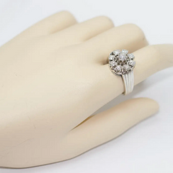 Weißgoldring mit Brillanten im Cluster-Design