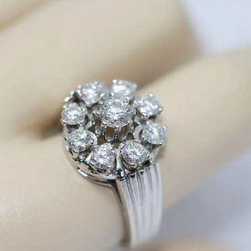 Weißgoldring mit Brillanten im Cluster-Design