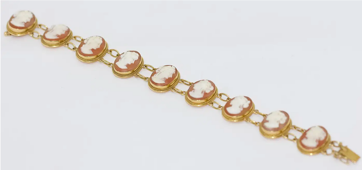 Armband aus 18 Karat Gelbgold mit handgeschnitzten Kameen