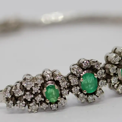 Weißgold-Armband mit Smaragden und Diamanten