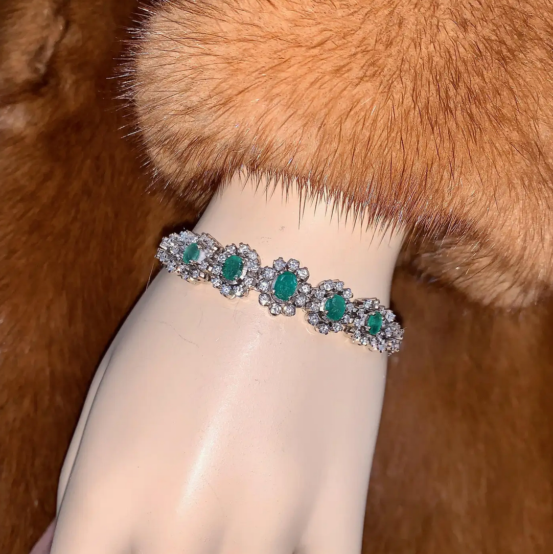 Weißgold-Armband mit Smaragden und Diamanten