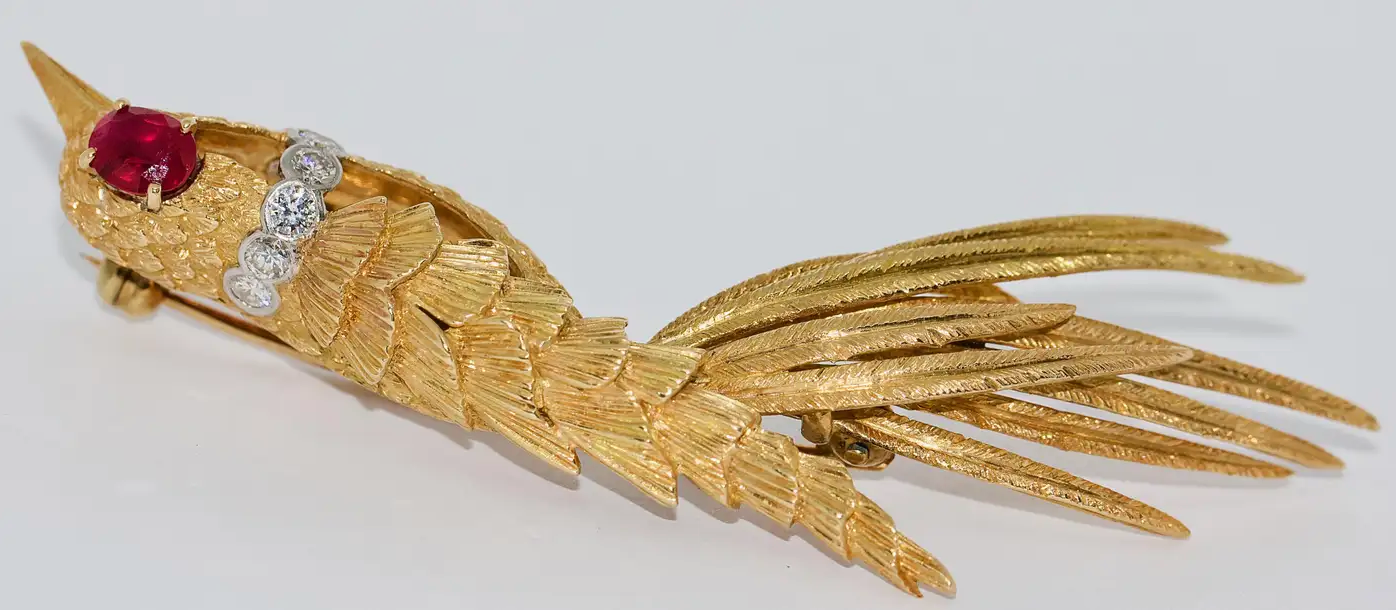Vogel-Brosche aus 18 Karat Gold mit Rubin und Diamanten