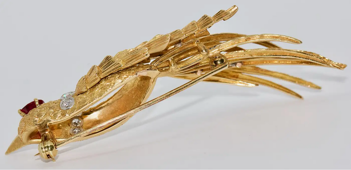Vogel-Brosche aus 18 Karat Gold mit Rubin und Diamanten