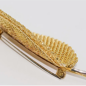 Blatt-Brosche aus 18 Karat Gelbgold mit Diamanten