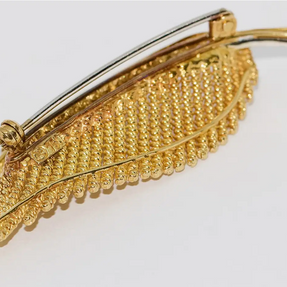 Blatt-Brosche aus 18 Karat Gelbgold mit Diamanten