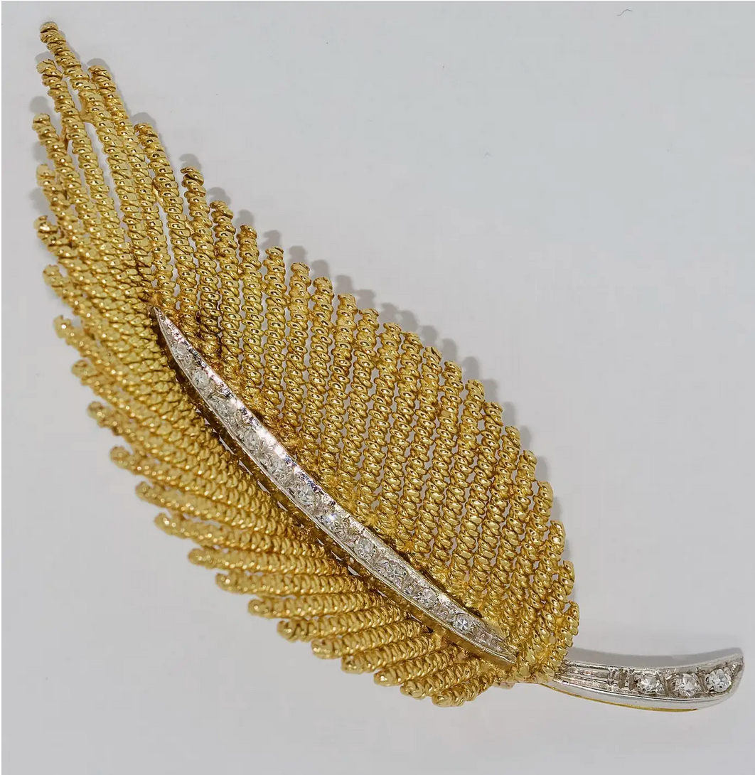 Blatt-Brosche aus 18 Karat Gelbgold mit Diamanten