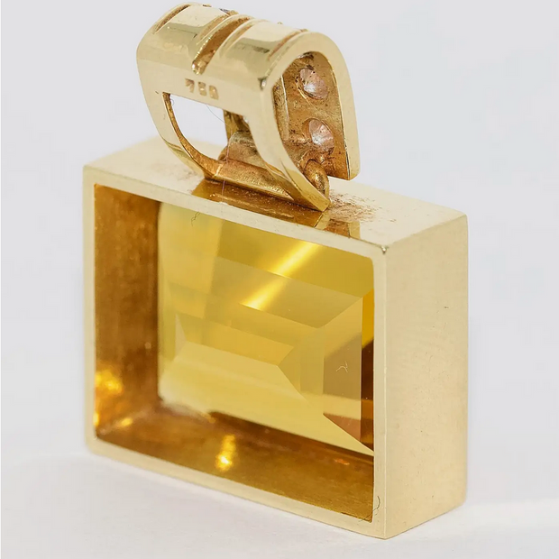 Anhänger aus 18 Karat Gelbgold mit großem Citrin im Smaragdschliff und Diamanten