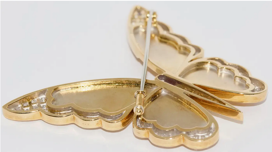 Große Schmetterlingsbrosche aus 18 Karat Gelbgold mit Diamanten und Rubin
