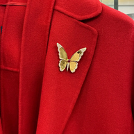 Große Schmetterlingsbrosche aus 18 Karat Gelbgold mit Diamanten und Rubin