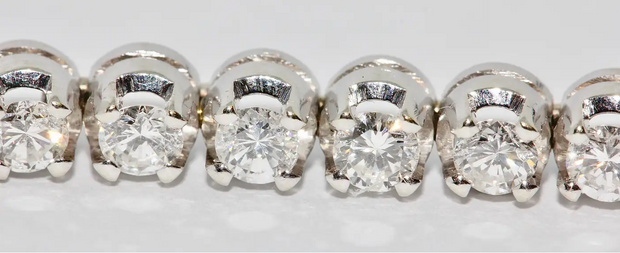 Tennisarmband aus 18 Karat Weißgold mit 41 Diamanten, ca. 4 Karat