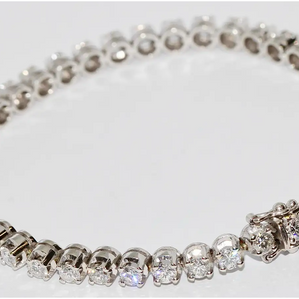Tennisarmband aus 18 Karat Weißgold mit 41 Diamanten, ca. 4 Karat