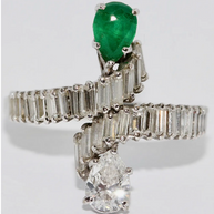 Diamant-Smaragd-Ring in 18 Karat Weißgold mit Baguette-Diamanten