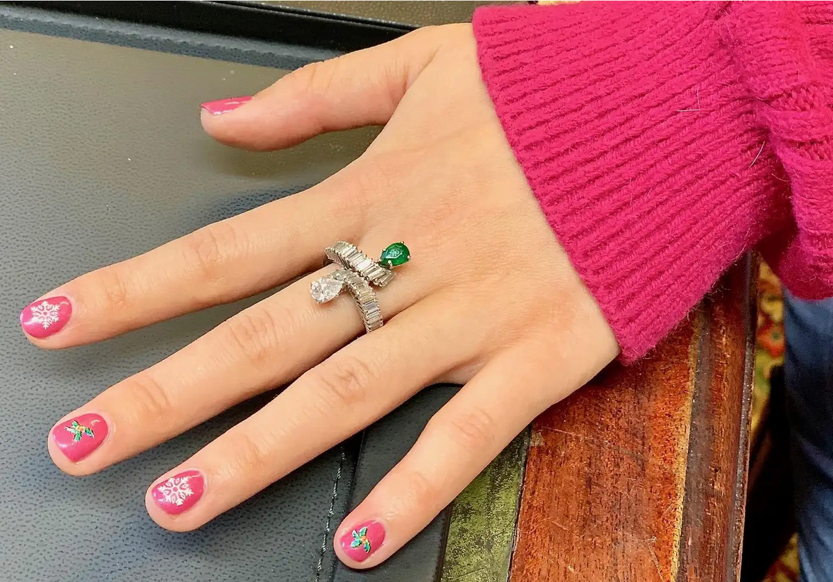 Diamant-Smaragd-Ring in 18 Karat Weißgold mit Baguette-Diamanten