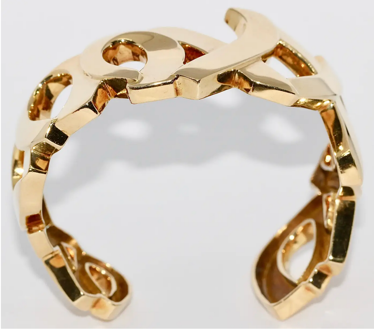 Tiffany & Co. Paloma Picasso Armreif „Love & Kisses XO“ aus 18 Karat Gelbgold