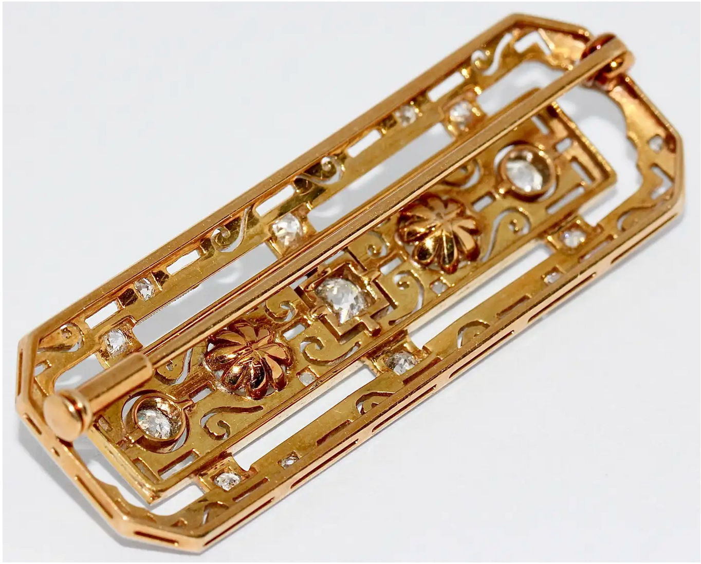 Art-Déco-Brosche aus Weiß- und Gelbgold mit Diamanten und Naturperlen