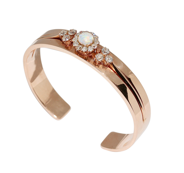 Antiker Damenarmreif mit Opal und Diamanten in 14 Karat Roségold