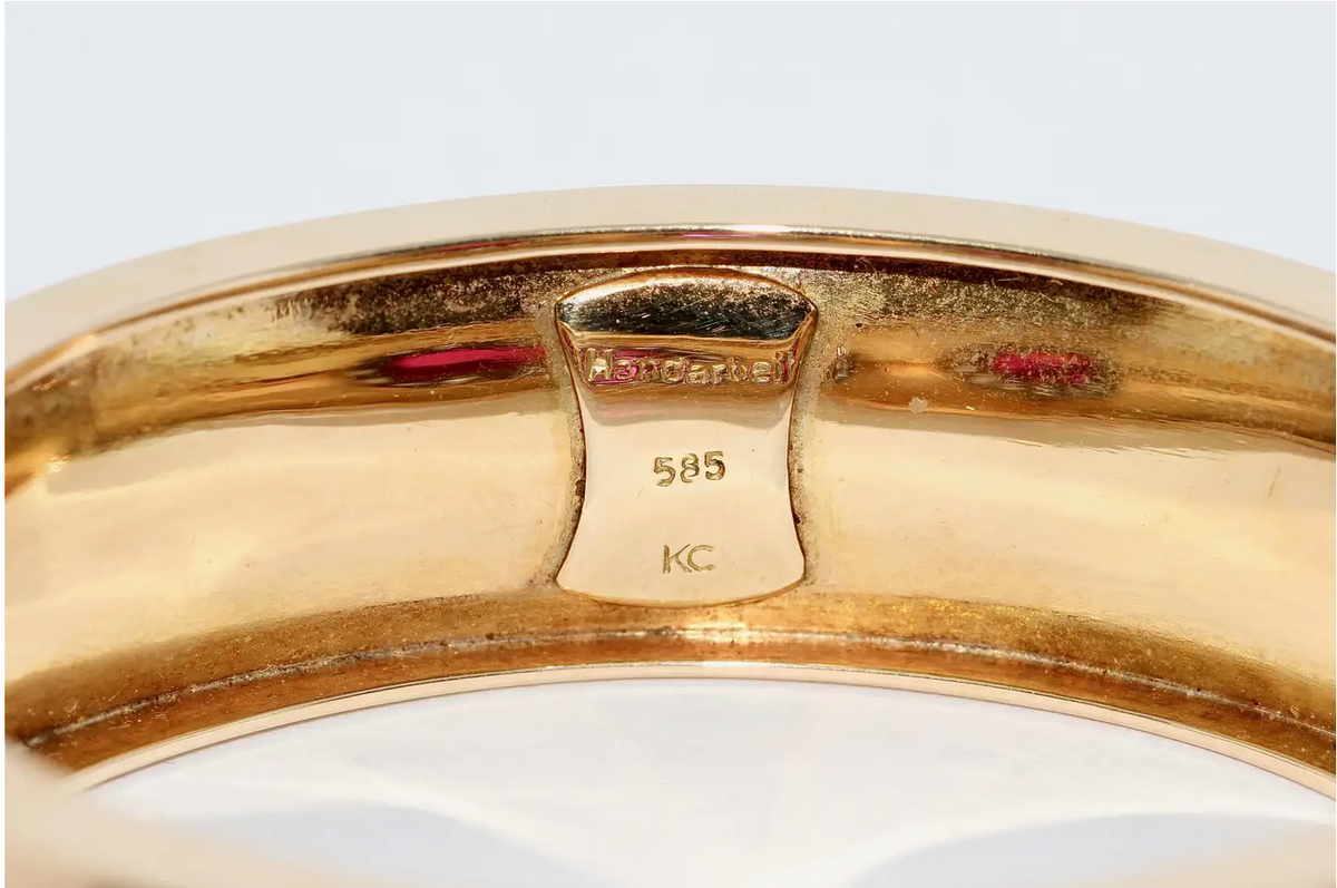 Antiker Damenarmreif mit roten Spinellen und Diamanten in 14 Karat Gelbgold