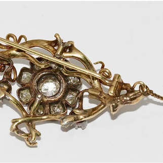 Antike Gold Brosche mit Diamanten im Naturalistic Style