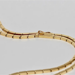 Collier aus 18 Karat Gelbgold mit Jade und Diamanten